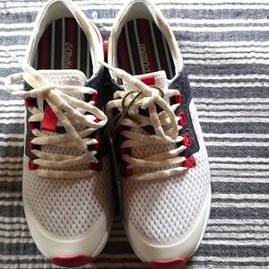 OluKai Sneakers Wailuku  Size 9